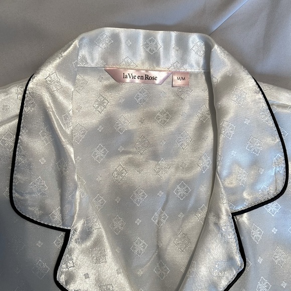 ✨🎄✨LA VIE EN ROSE Luxury Pyjamas Size M  NWOT - Picture 8 of 9